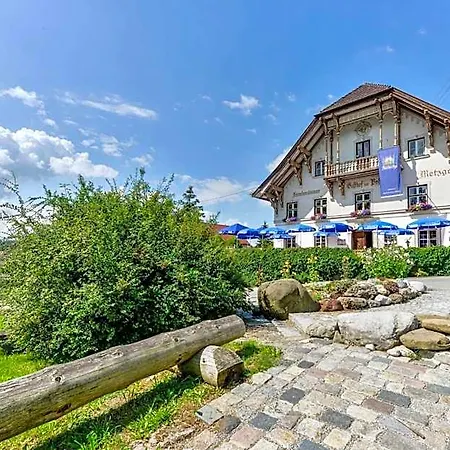 Zur Post Hotel *